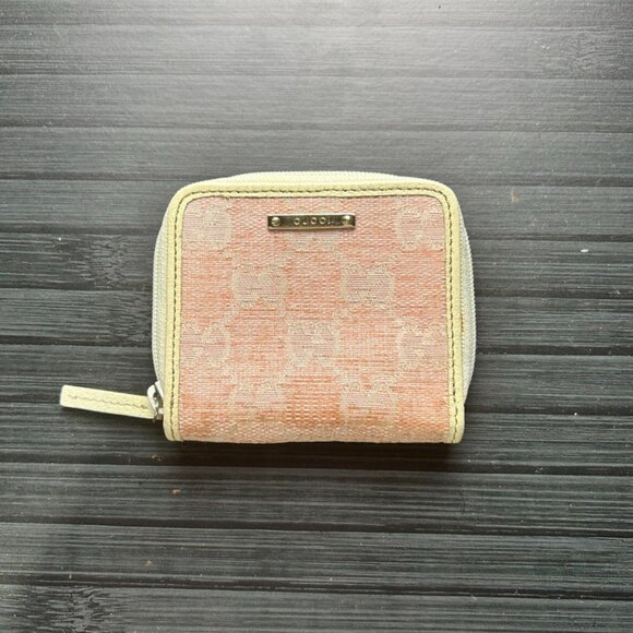 Gucci GG Logo Zip around Pink Canvas Coin Pouch Authetic|Used - Picture 1 of 3